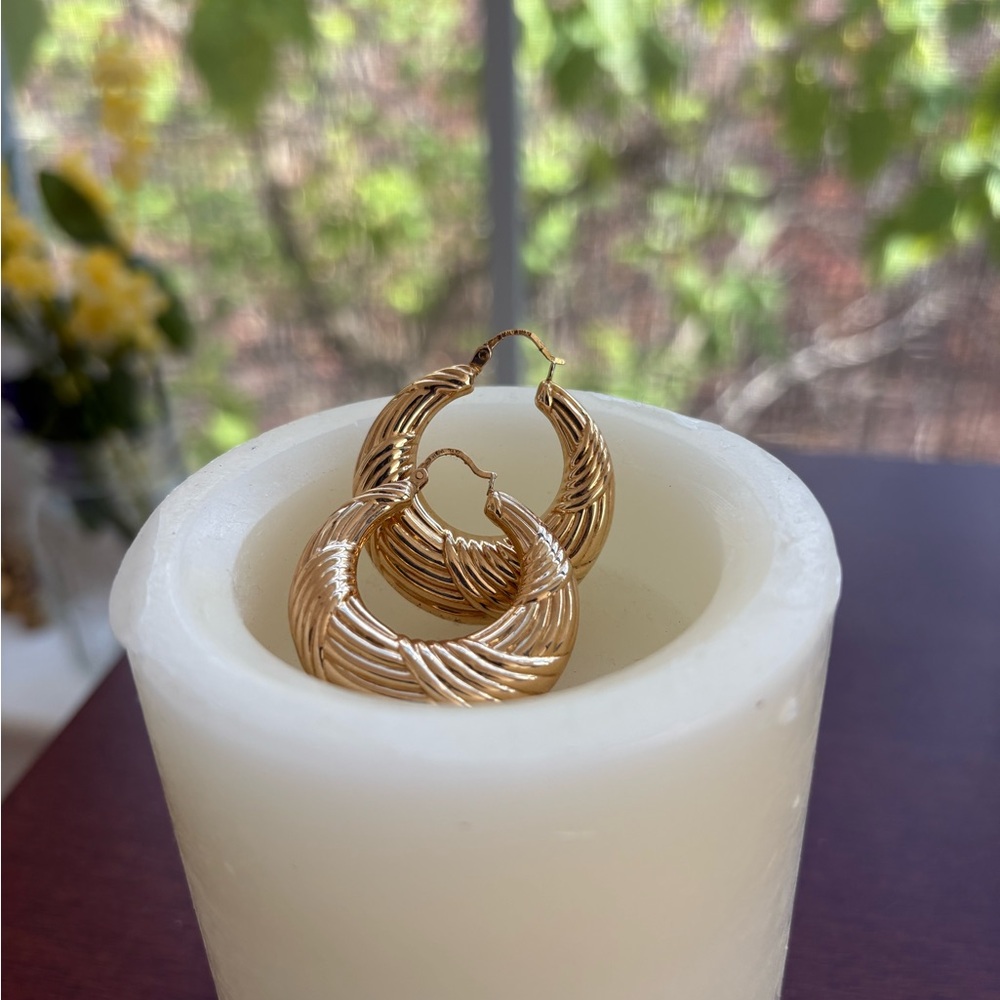 14K Gold Vintage Italian UnoAErre Twisted Rope Hoop Earrings ✨ - Picture 4 of 11
